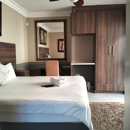 Sunrise Boutique Hotel Witbank Extérieur photo