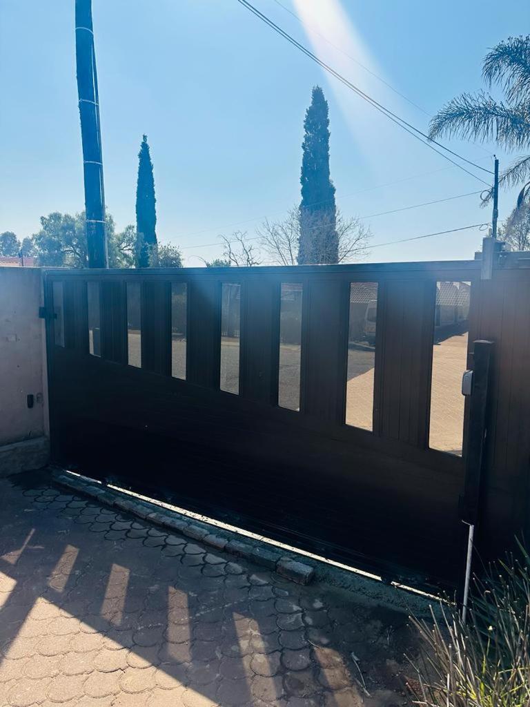 Sunrise Boutique Hotel Witbank Extérieur photo