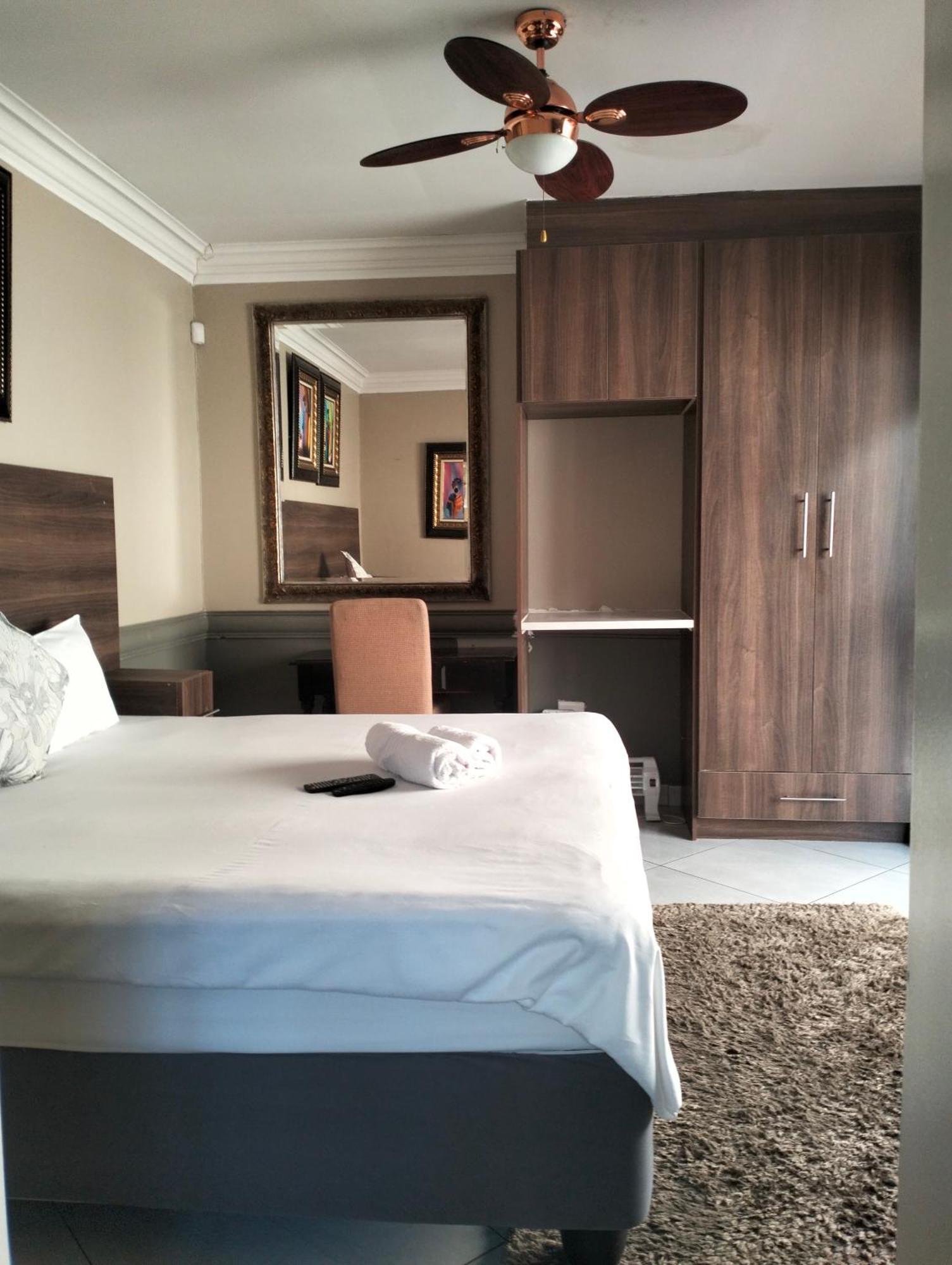 Sunrise Boutique Hotel Witbank Extérieur photo