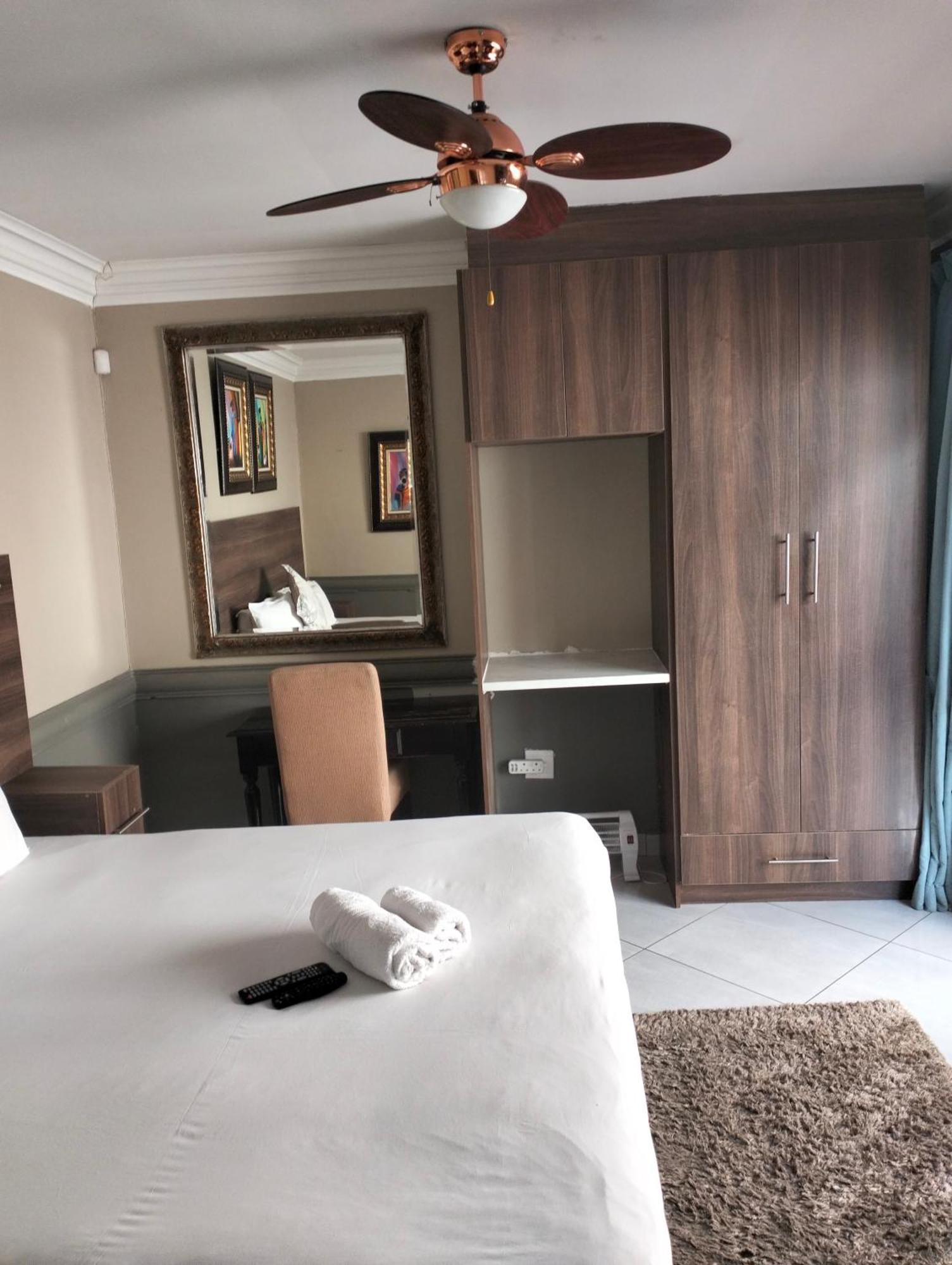 Sunrise Boutique Hotel Witbank Extérieur photo