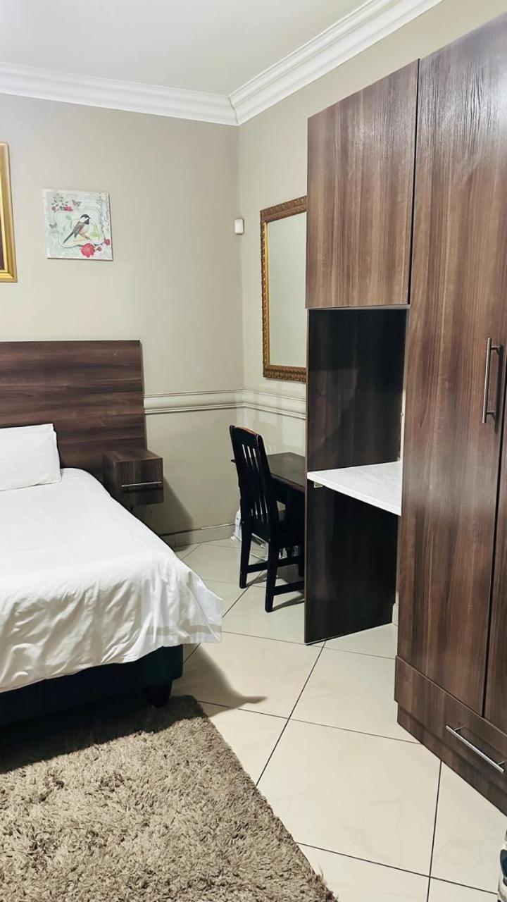 Sunrise Boutique Hotel Witbank Extérieur photo