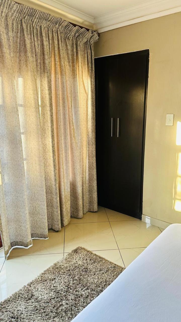 Sunrise Boutique Hotel Witbank Extérieur photo