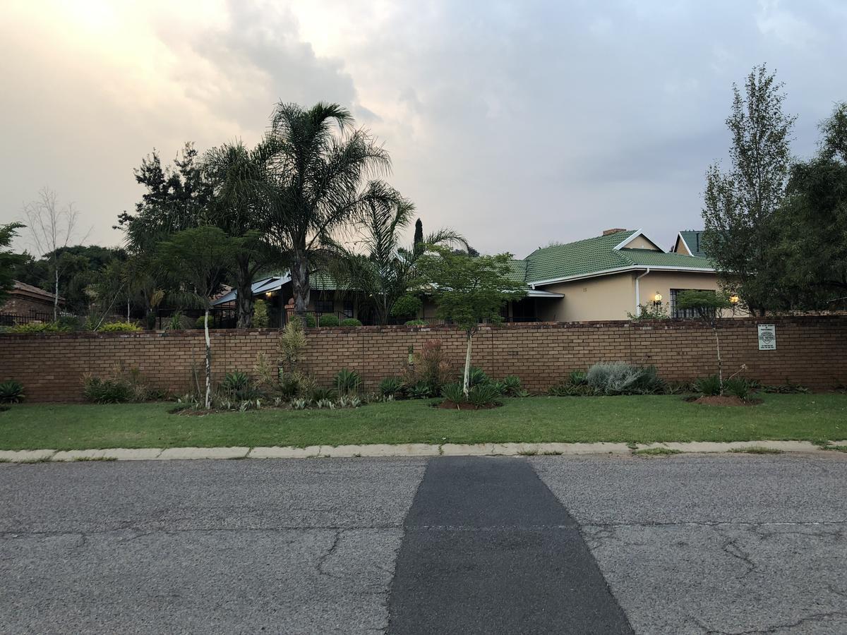 Sunrise Boutique Hotel Witbank Extérieur photo