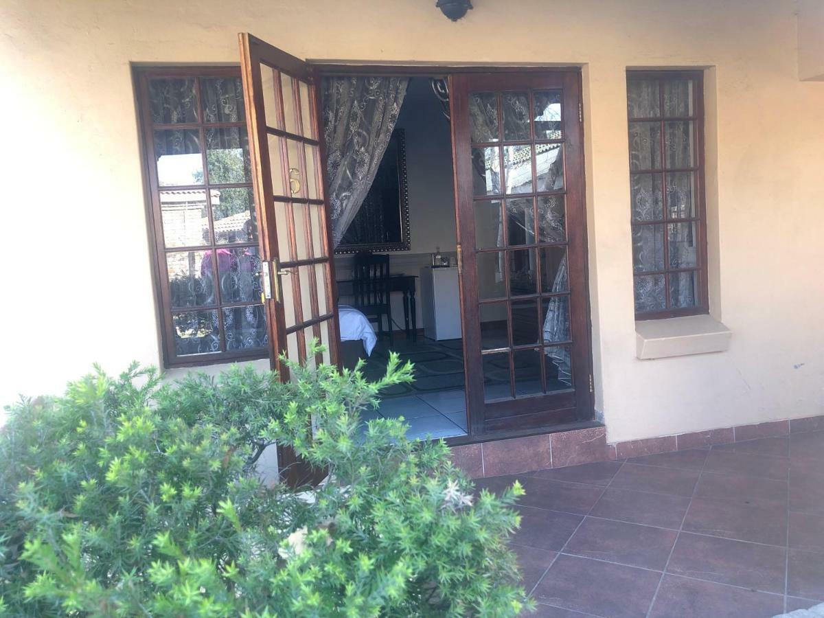 Sunrise Boutique Hotel Witbank Extérieur photo